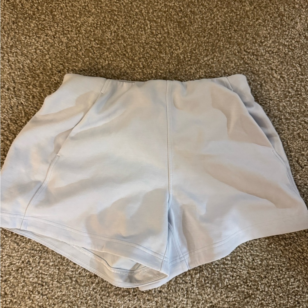 Lulu Lemon Softstreme Kick-Flare MR Short 4" STRH 6